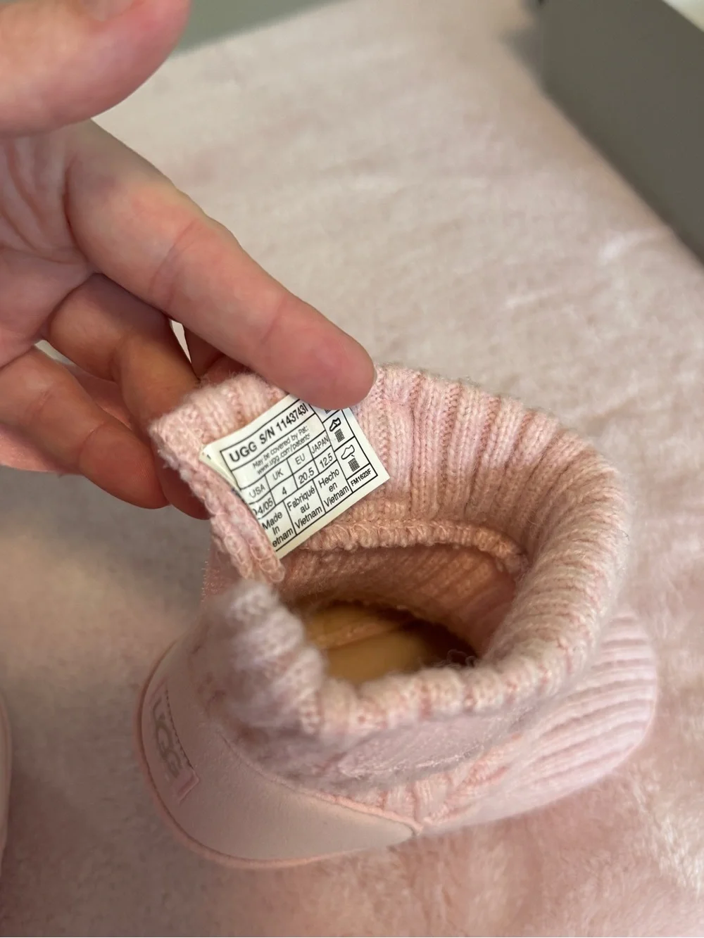 UGG Baby Pink Knit Booties Boots Size 4 w/ Original Box